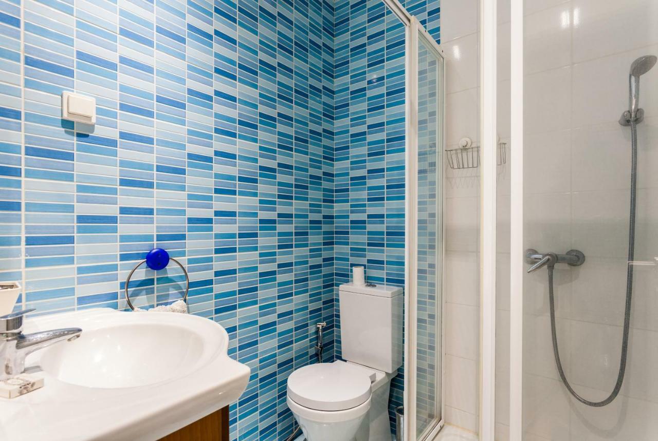 Altido Charming 1br Apt With Workspace In Sao Bento Apartment Lisbon