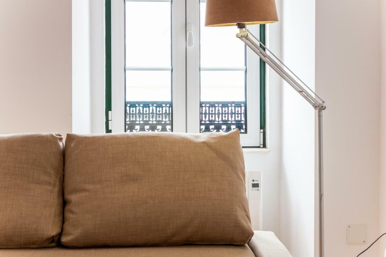 Altido Charming 1br Apt With Workspace In Sao Bento Apartment Lisbon
